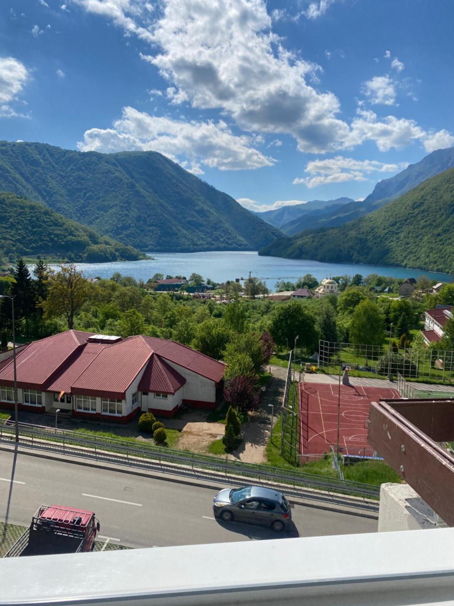 Linden Apartment Плужине Экстерьер фото